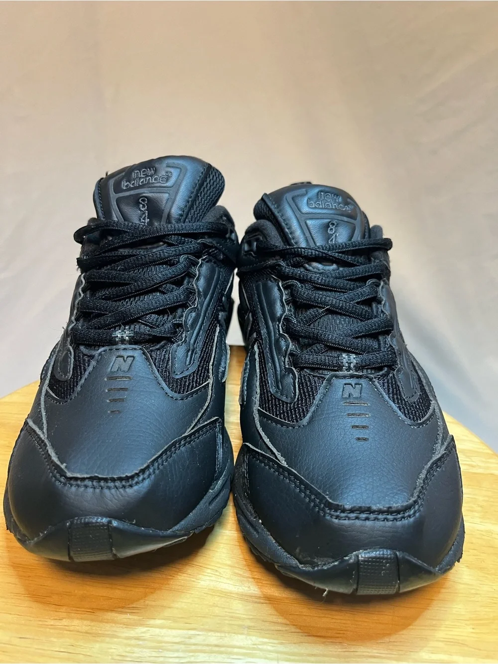 New Balance 843 Women’s Black Walking Shoes WW843BK Size 7.5